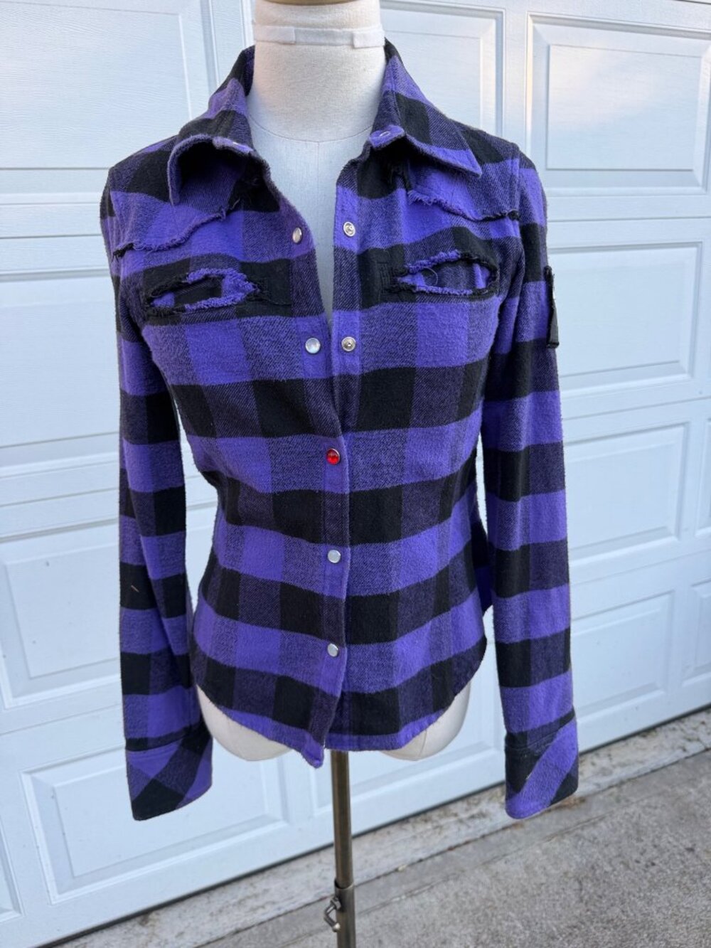 Hellz Bellz Purple Black Plaid Distressed Pearl Snap Flannel Shirt Small Grunge